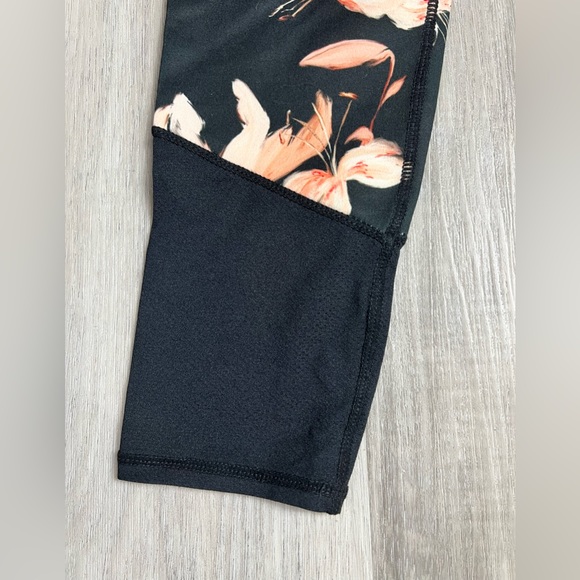 Ladies Medium Floral Tights - Picture 5 of 6